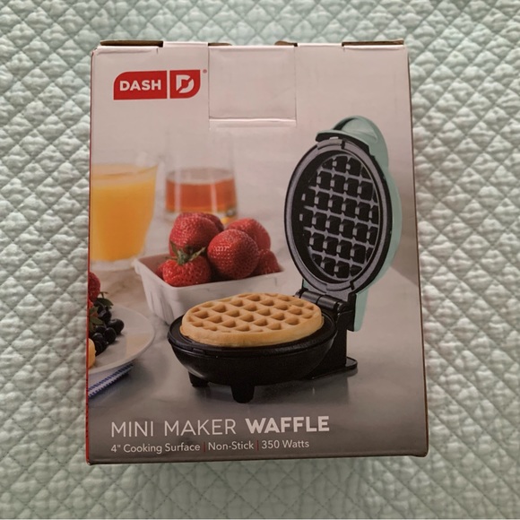 Mini Waffle Maker - Picture 3 of 3